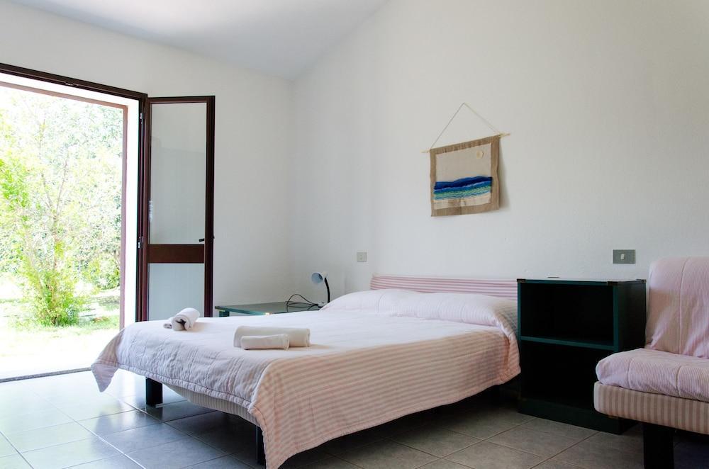 בארי סארדו Residence Cort'E Accas מראה חיצוני תמונה